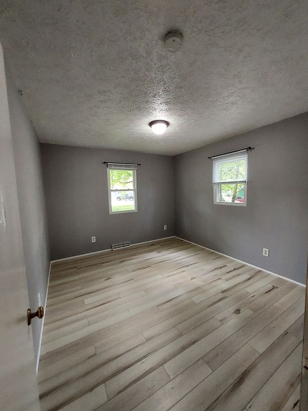 Building Photo - 267 Sunset Dr
