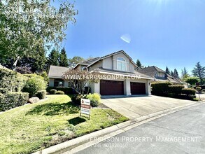 Building Photo - 321 Cabot Ct