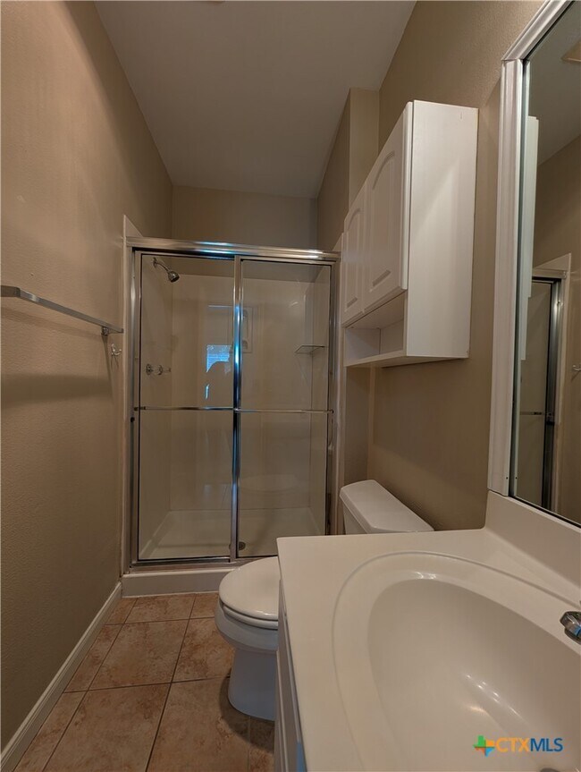 Building Photo - 947 River Rock
