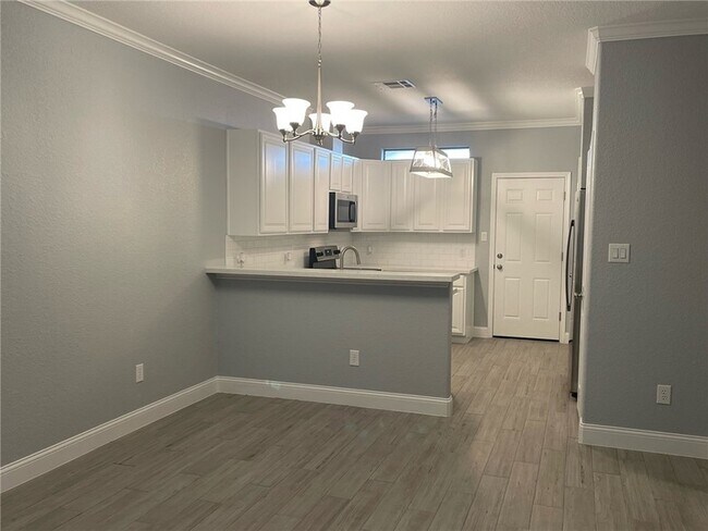 Building Photo - 3838 Oldenburg Ln