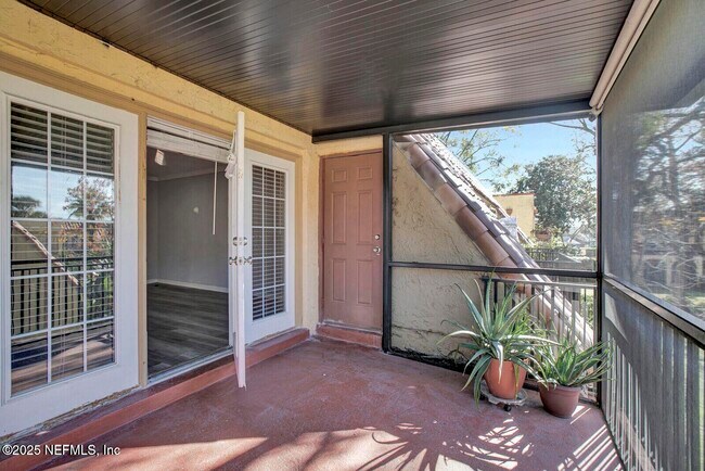 Building Photo - 6646 La Mirada Dr E