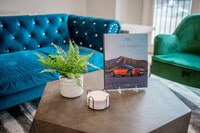 Building Photo - 2022 W Warren Blvd