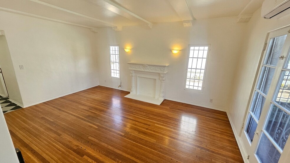 Building Photo - 355 Cochran Ave