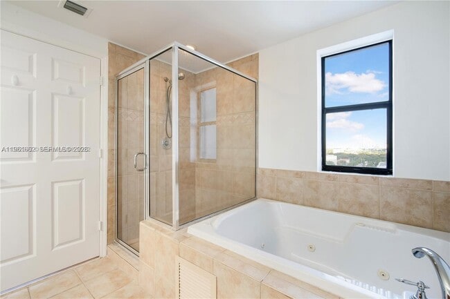 Building Photo - 888 Douglas Rd