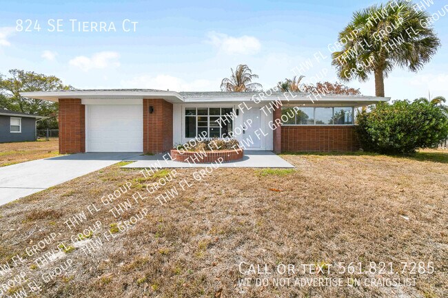 Building Photo - 824 SE Tierra Ct