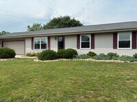 Building Photo - 1100 E Connie Ln