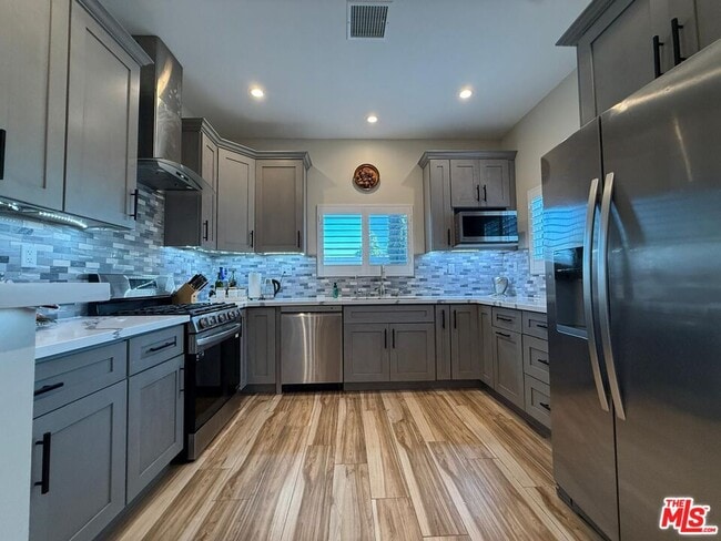 Building Photo - 10905 Olinda St