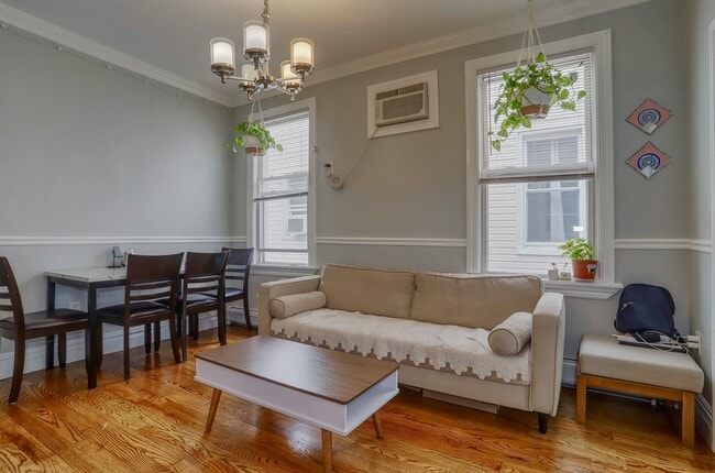 Building Photo - 264 Columbia Ave