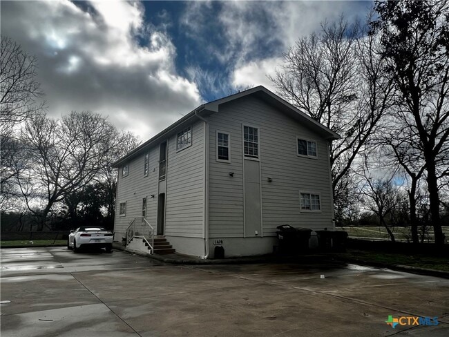 Building Photo - 1414 River Rd