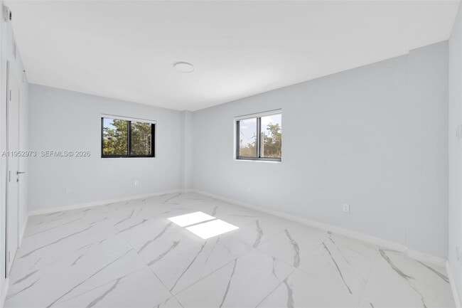 Building Photo - 840 NE 130th St