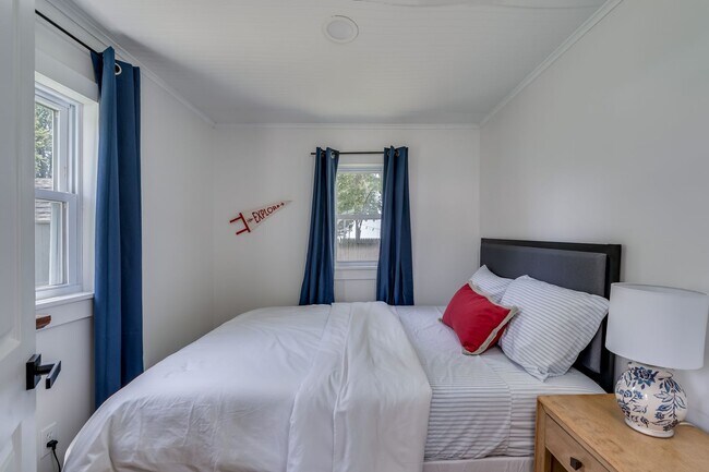 Building Photo - **Furnished Winter Rental** - Sackets Harbor