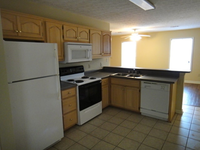 Building Photo - Longview Court Available in August!