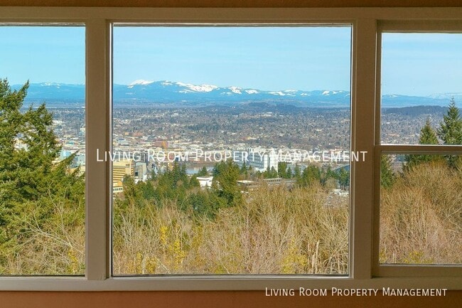 Building Photo - 4404 SW Council Crest Dr