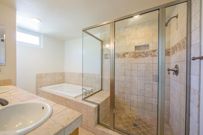 Building Photo - 1374 Breckford Ct