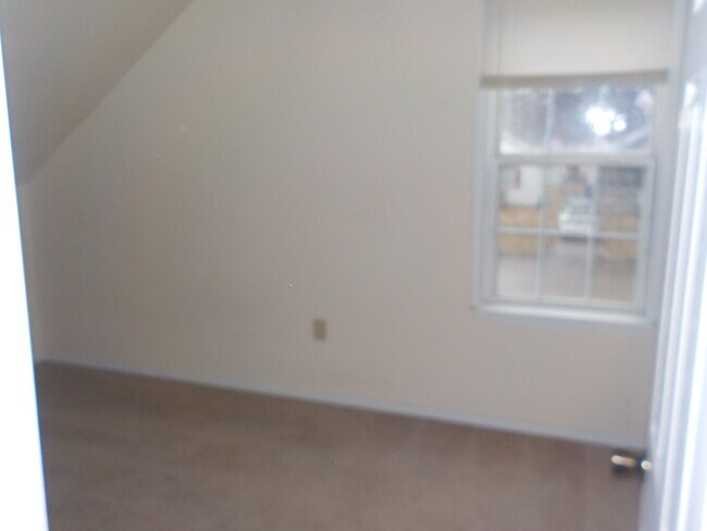 Building Photo - 418 S Adams St