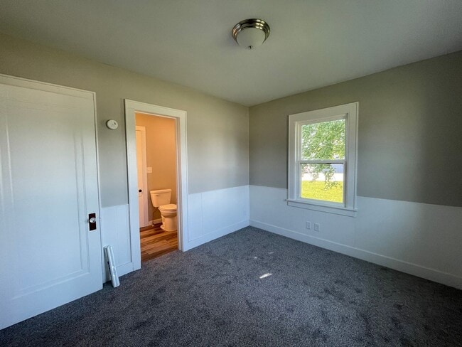 Building Photo - Adorable bungalow in Jenison