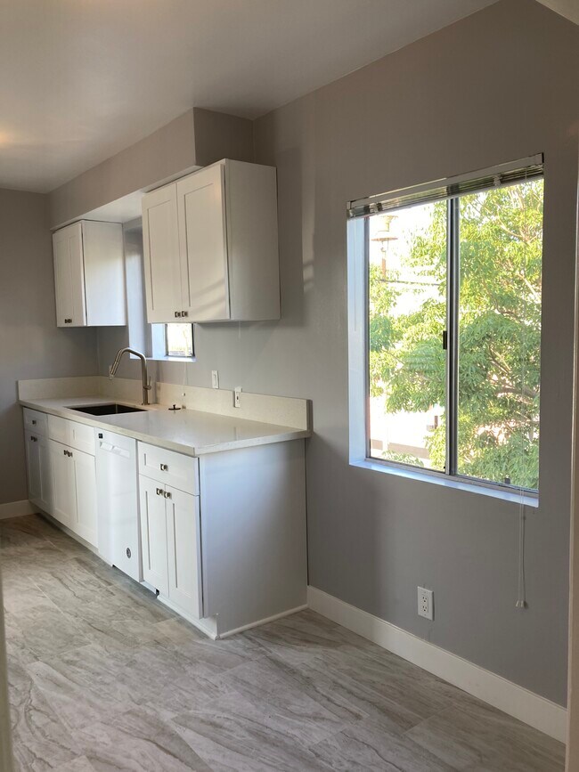 Building Photo - 314 N Ogden Dr