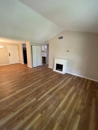 Building Photo - 10 Longworth Ave