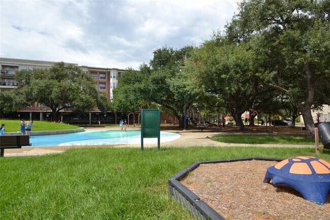 Building Photo - 1629 Castle Ct