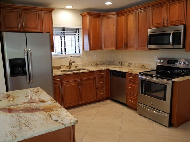 Building Photo - 3026 Vinson Ave