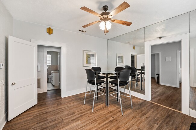 Building Photo - 2510 Rosewood St