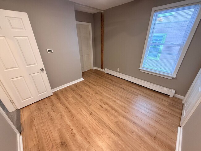 Building Photo - 100 Green St