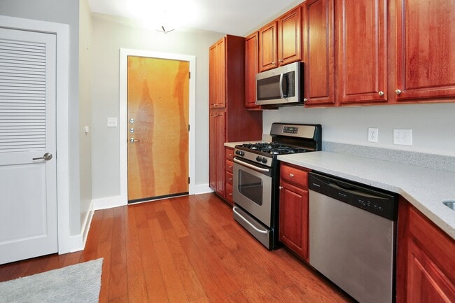 Building Photo - 799 Hammond Dr