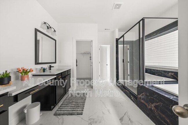 Building Photo - 382 Tillman Pass