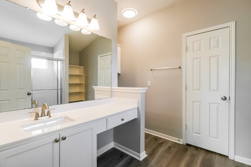 Building Photo - 388 Musgrav