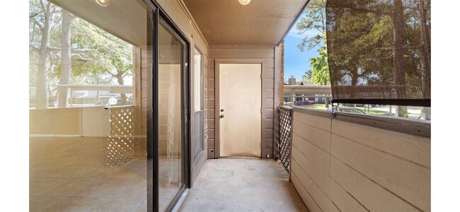 Building Photo - 12755 Mill Ridge Dr