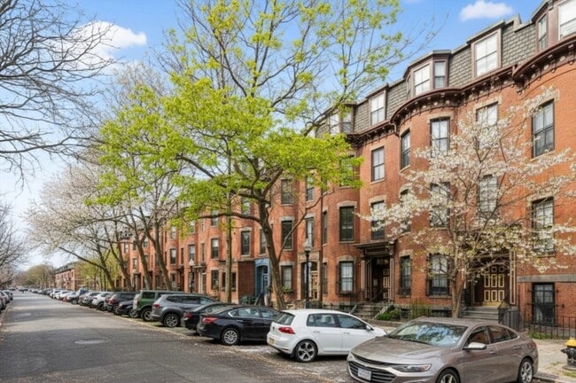 Building Photo - 41 Warren Ave