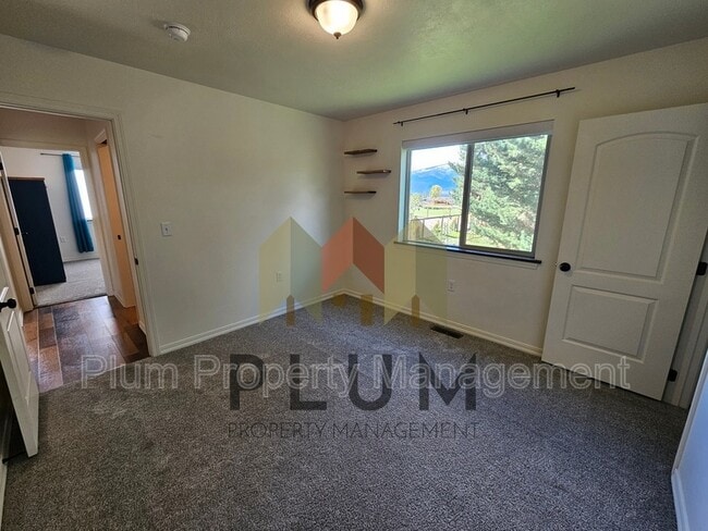 Building Photo - 522 Diane Ln