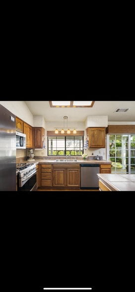 Building Photo - 3513 Somerset Ave