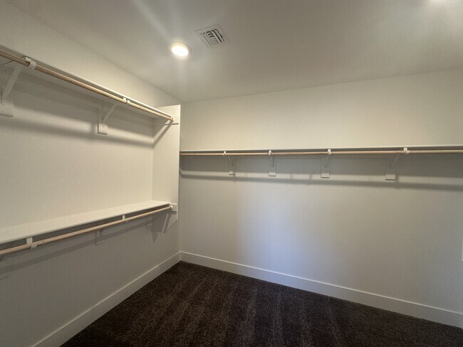 Building Photo - 10273 Digby Fine St