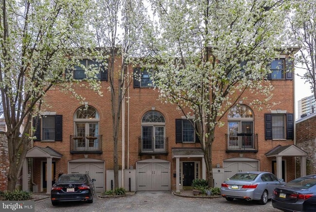 Building Photo - 216 Christian St
