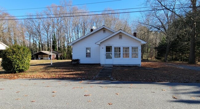 Building Photo - 207 Bell St