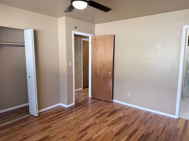 Building Photo - 1419 Prado Dr