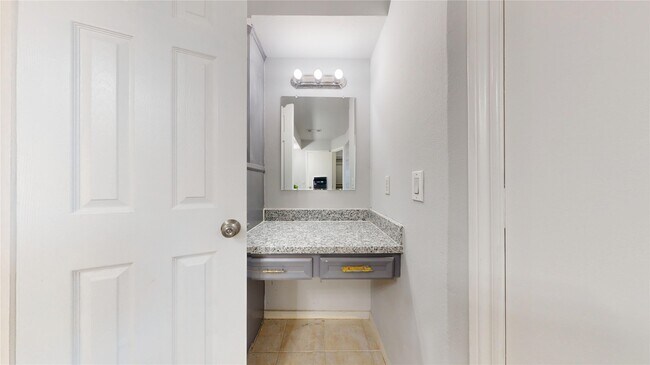 Building Photo - 14715 Woodward Gardens Dr