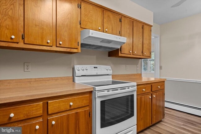 Building Photo - 21692 Potomac View Dr