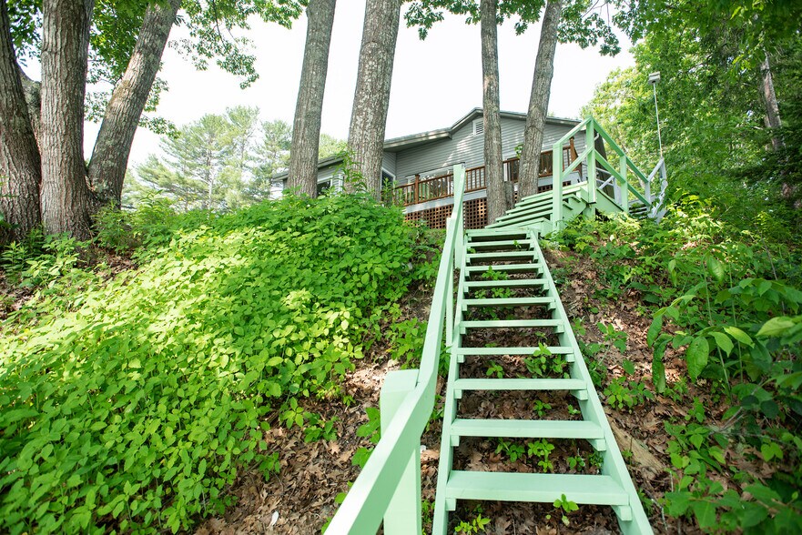 Building Photo - 18 Sandy Beach Rd