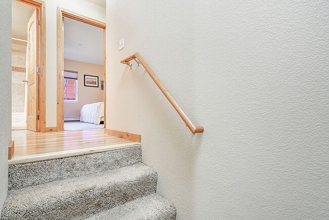 Building Photo - Furnished or Unfurnished! Updated 3bed/3ba...