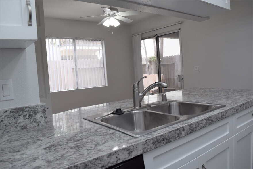 Building Photo - 16042 Waikiki Ln
