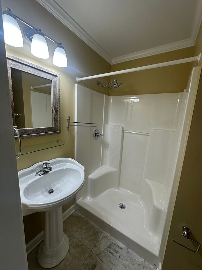 Building Photo - Long-Term Rental – Spacious 4BR/4BA Home i...