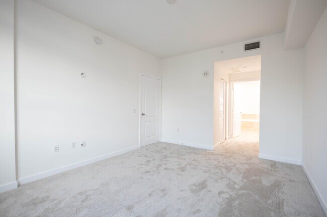 Building Photo - 410 Evernia St