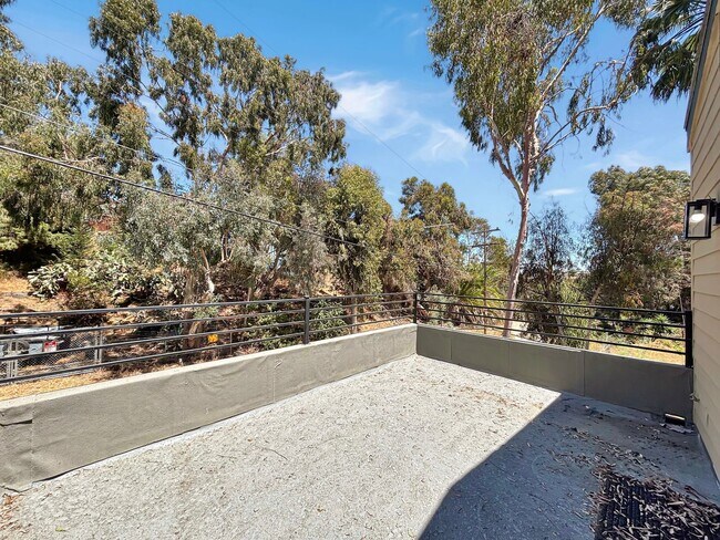 Building Photo - Charming 2BD/2BA Home in North Park W/ W/D...