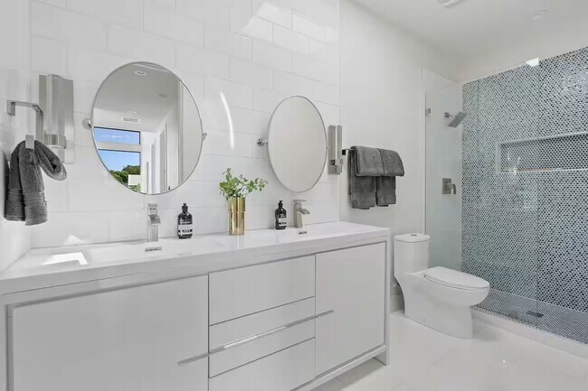 Building Photo - 2109 Barton Hills Dr