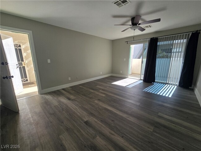 Building Photo - 7100 W Pirates Cove Rd