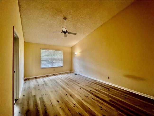 Building Photo - 21420 Tudor Dr