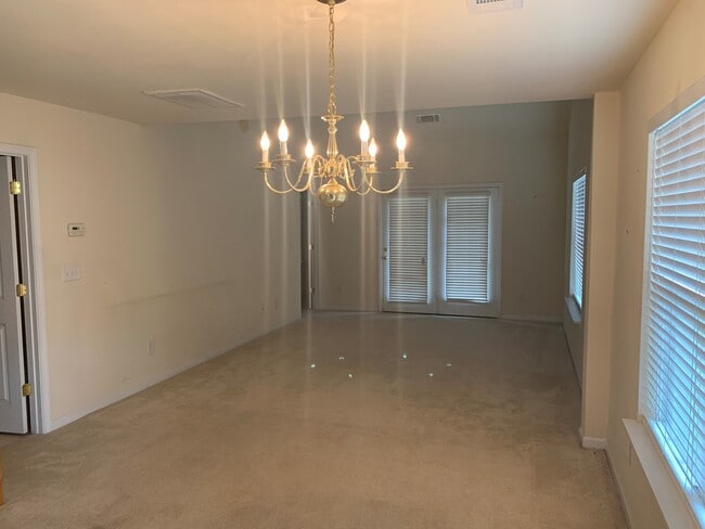 Building Photo - End Unit Townhome located in the Covington...