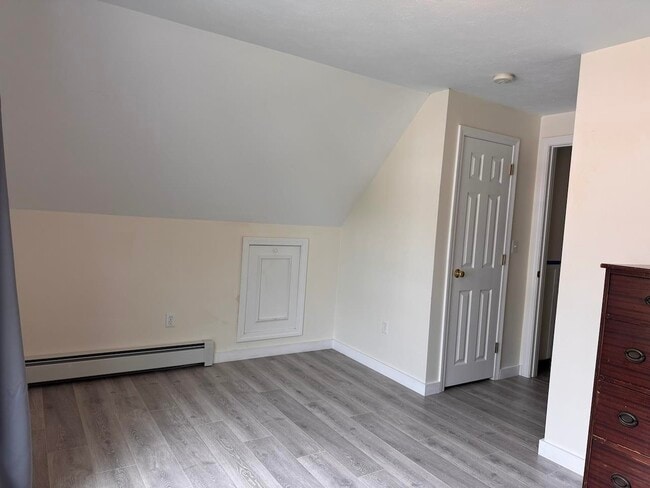 Building Photo - 26 Fowler St